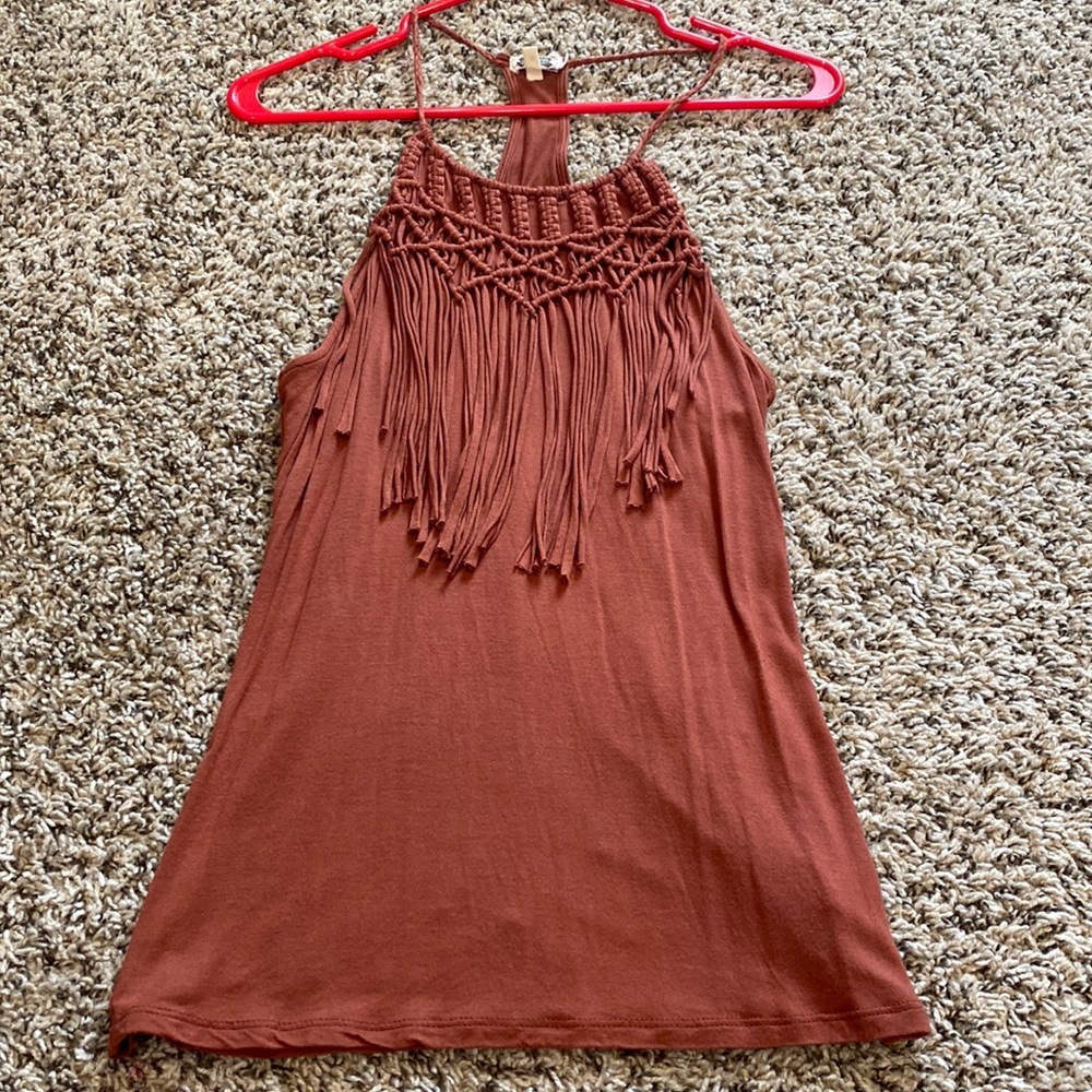 Gimmicks by BKE fringe detail tank top